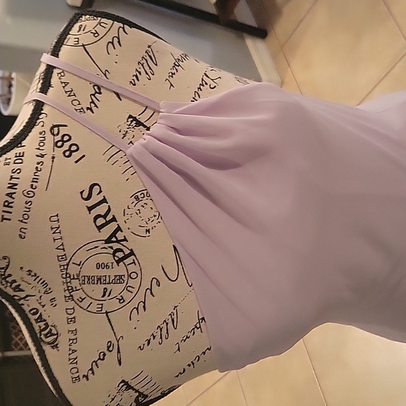 STUNNING SOFT LILAC FULL LENGTH GOWN. SIZE XS never worn - Picture 15 of 16